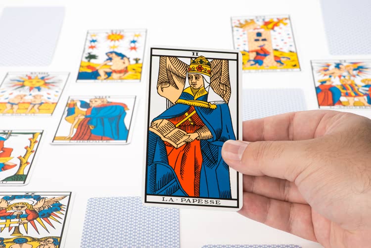 Signification de La Papesse dans le tarot