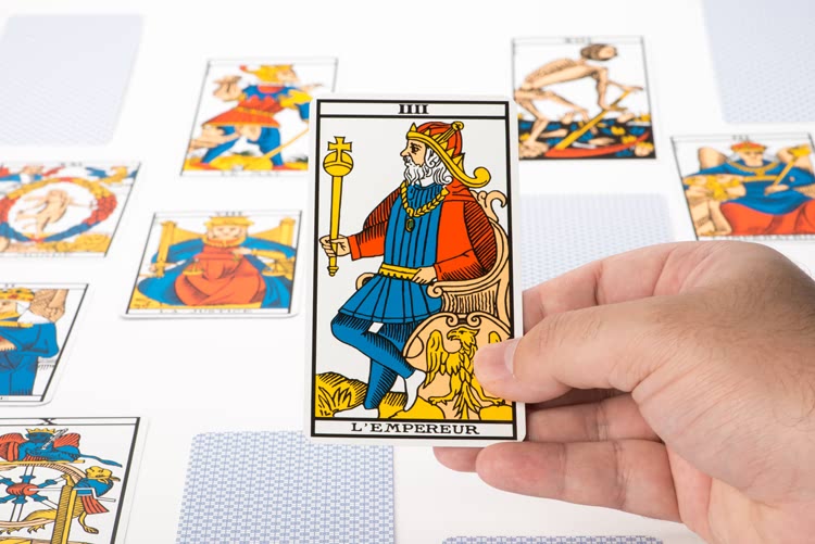 Signification de L'Empereur dans le tarot