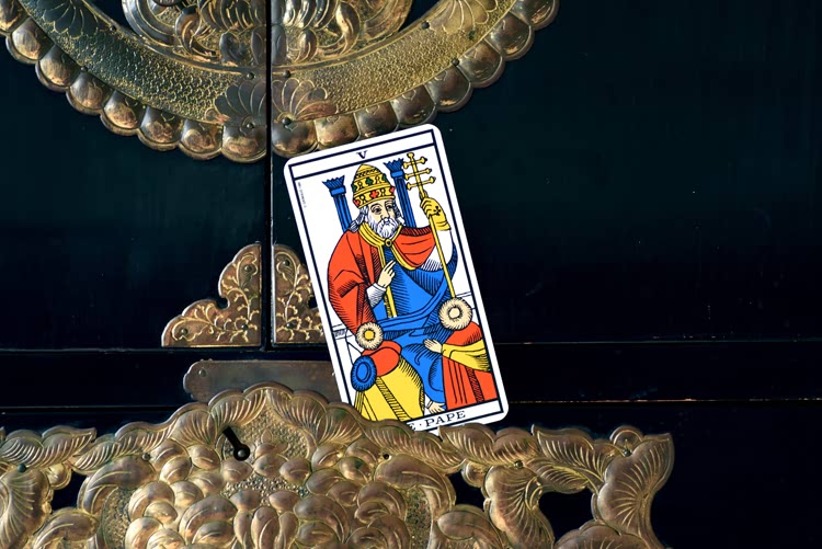 Le nom de Le Pape dans le tarot